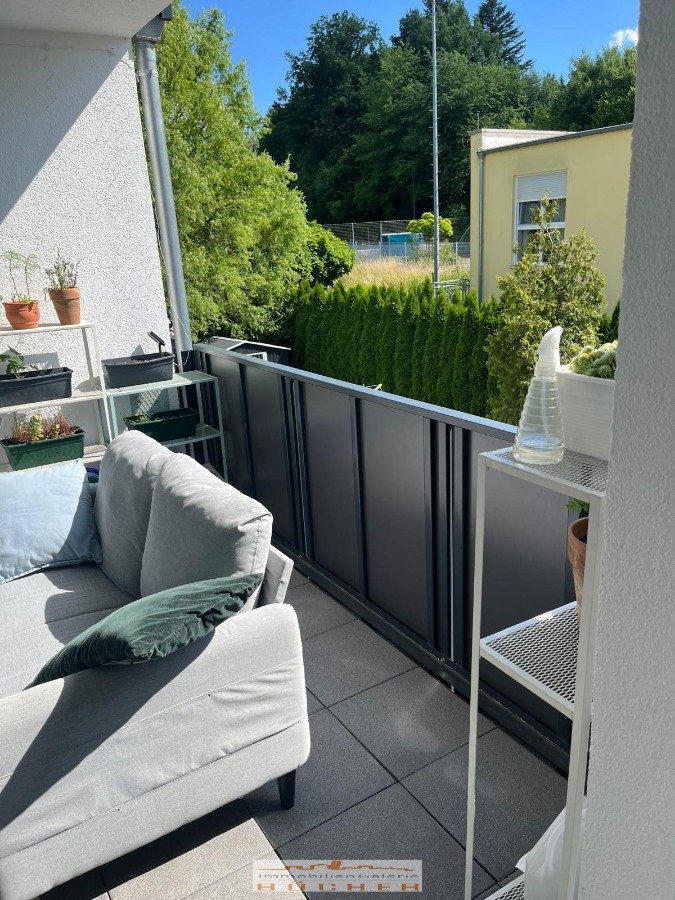 Balkon mit Ausblick ins Grüne