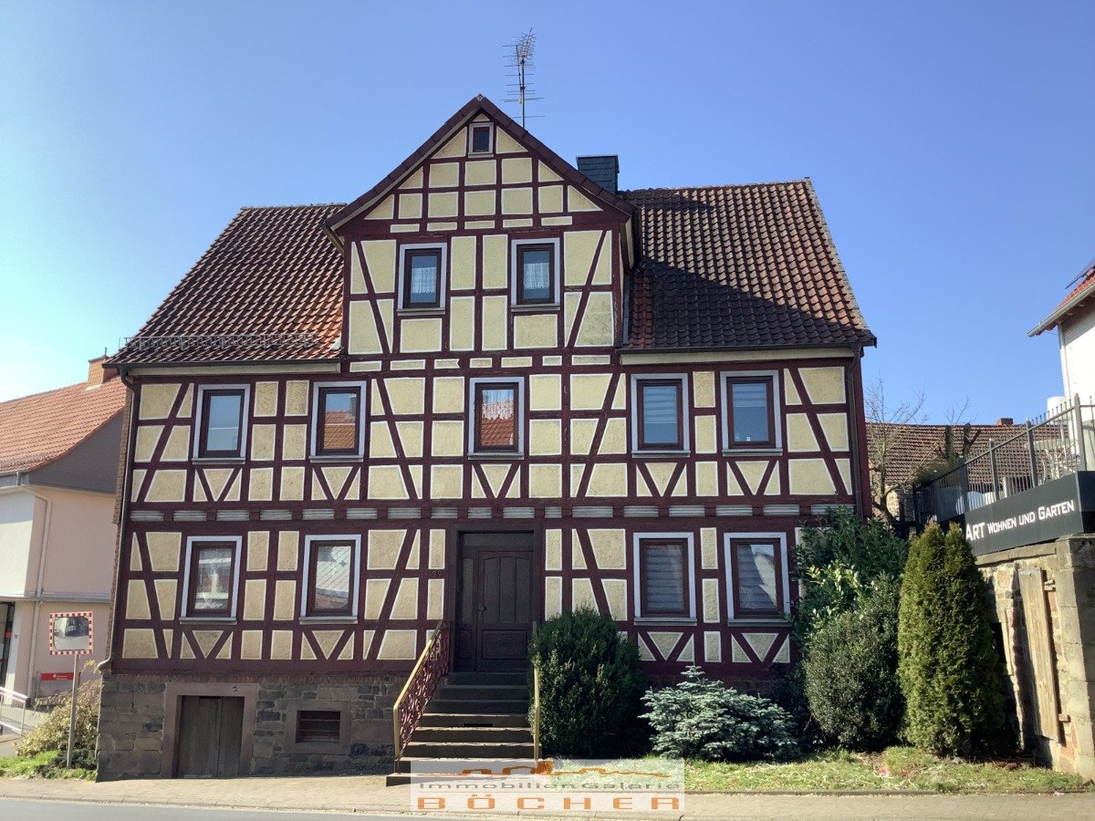 PREISGESENKT: Großes Landhaus zentral in Herbstein zu verkaufen - nur für kurze Zeit! 