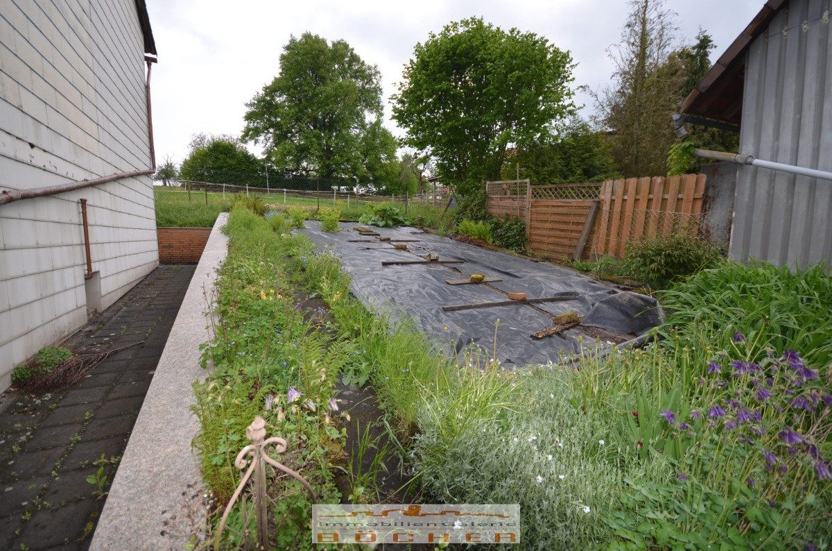 Gartenstück links vom Haus Gartenstück links vom Haus