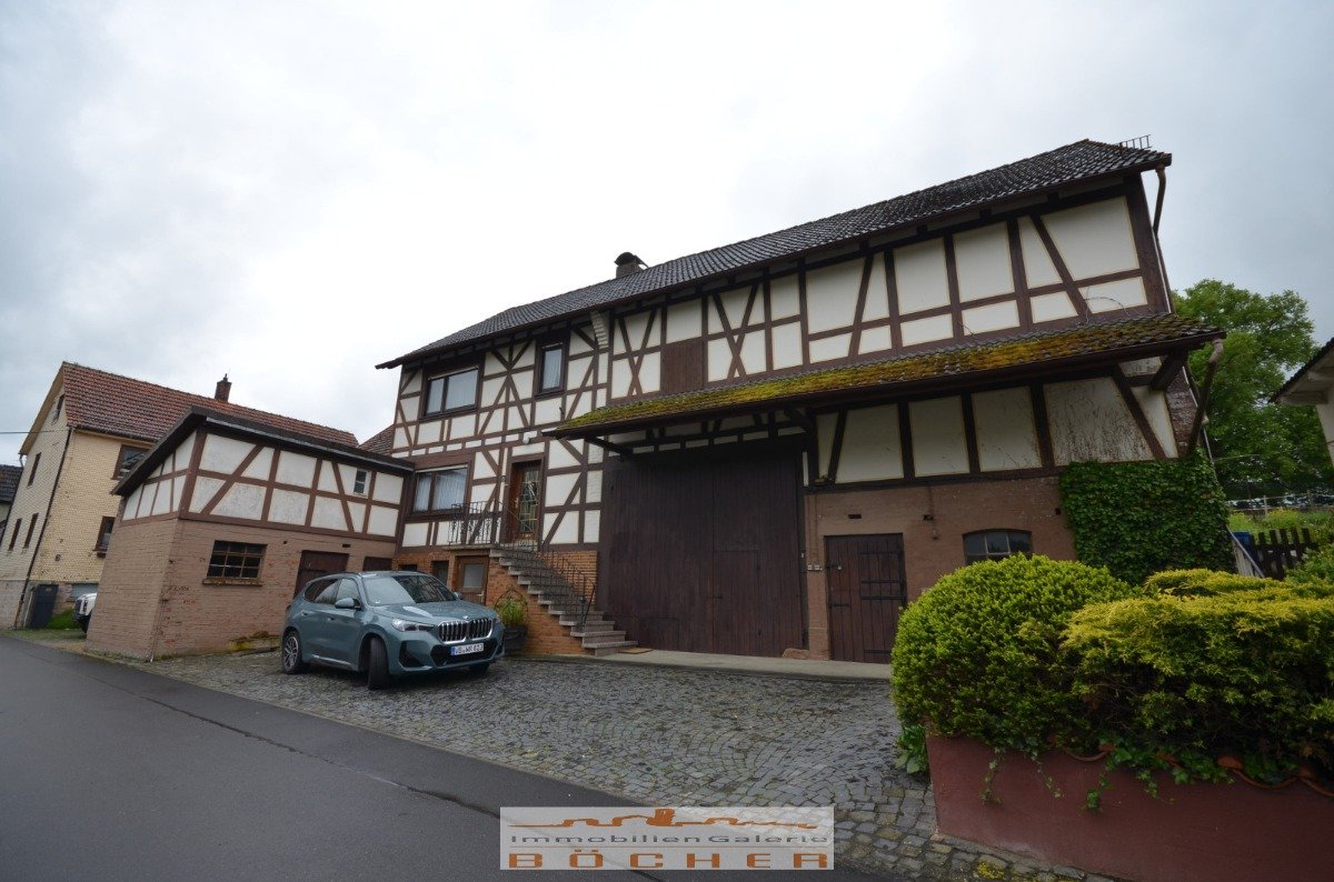 Günstiges Einfamilienhaus m. Scheune & Garage in Grebenau zu verkaufen 
