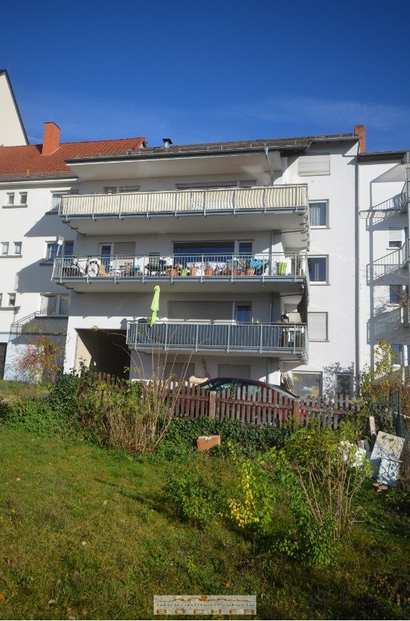 Fulda: Nähe FH Fulda: Helle Etagenwohnung mit Balkon zu vermieten. 