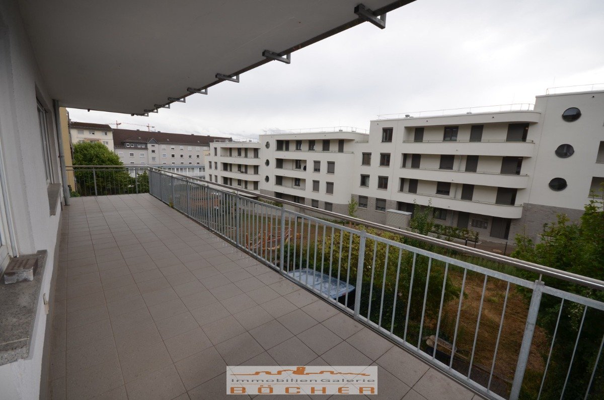 riesiger Sonnenbalkon riesiger Sonnenbalkon
